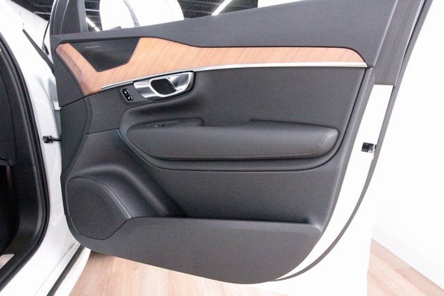 Used 2025 Volvo XC90 B6 Plus w/ Protection Package Premier image 29