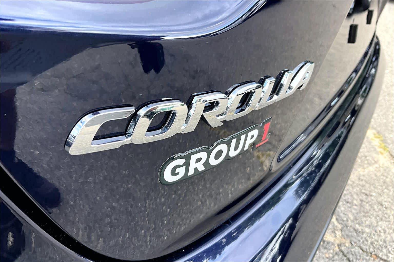 Certified 2025 Toyota Corolla SE w/ SE Premium Package FWD image 10