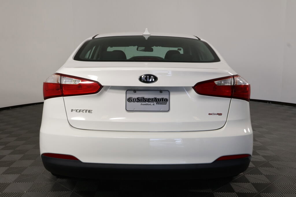 Used 2016 Kia Forte LX image 3