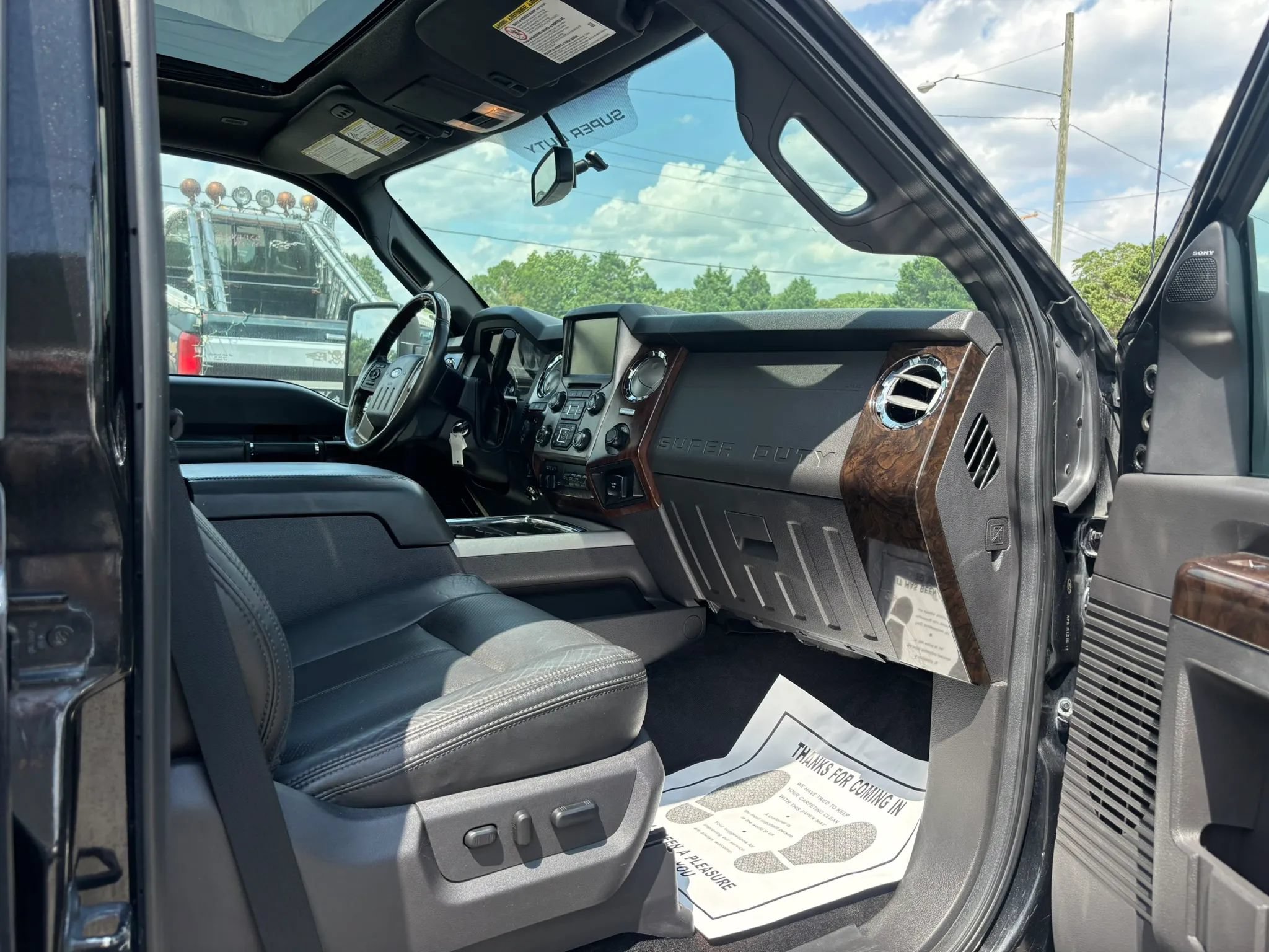Used 2013 Ford F250 Platinum w/ FX4 Off Road Pkg AWD/4WD image 37