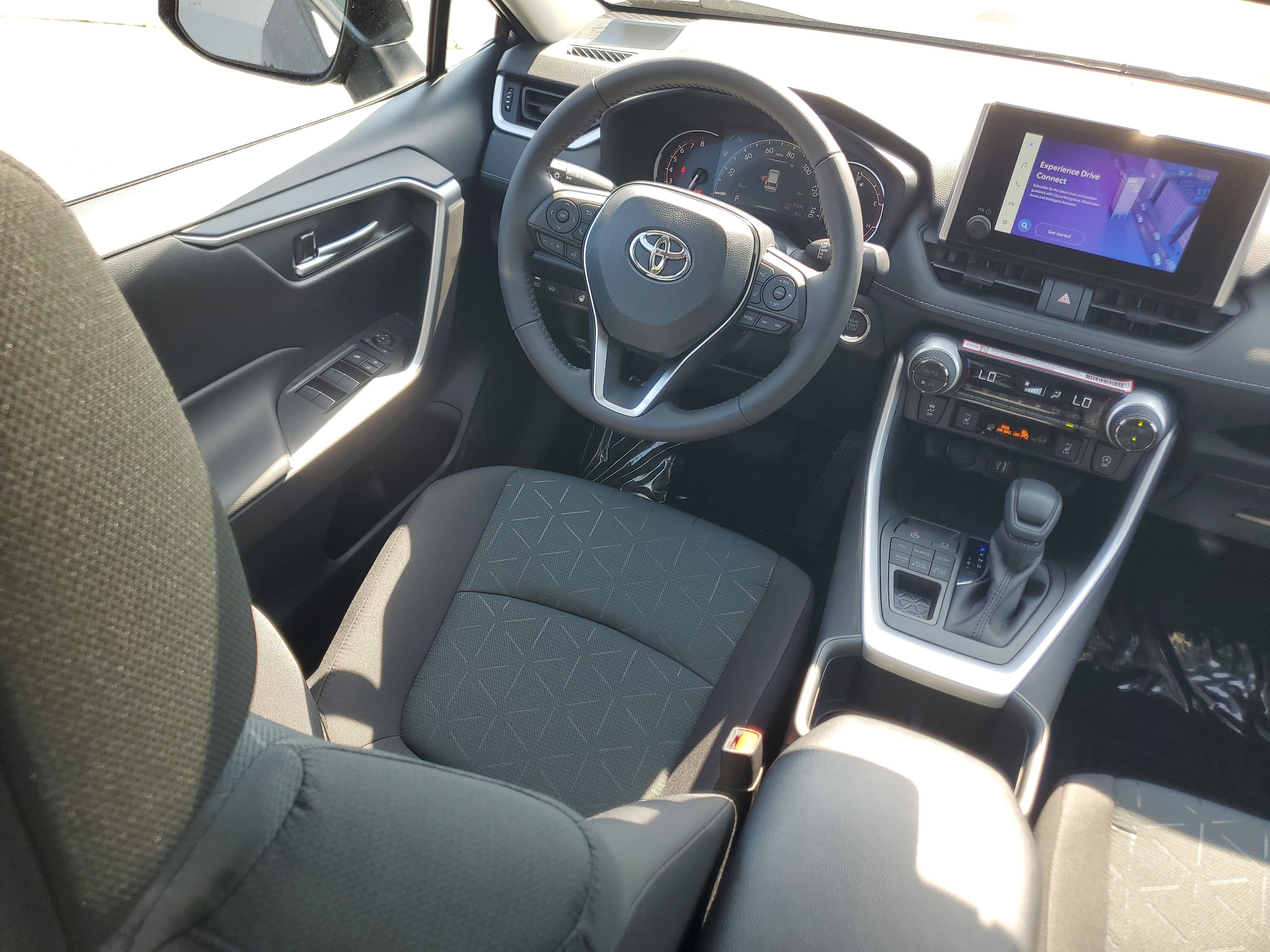 New 2025 Toyota RAV4 XLE image 17