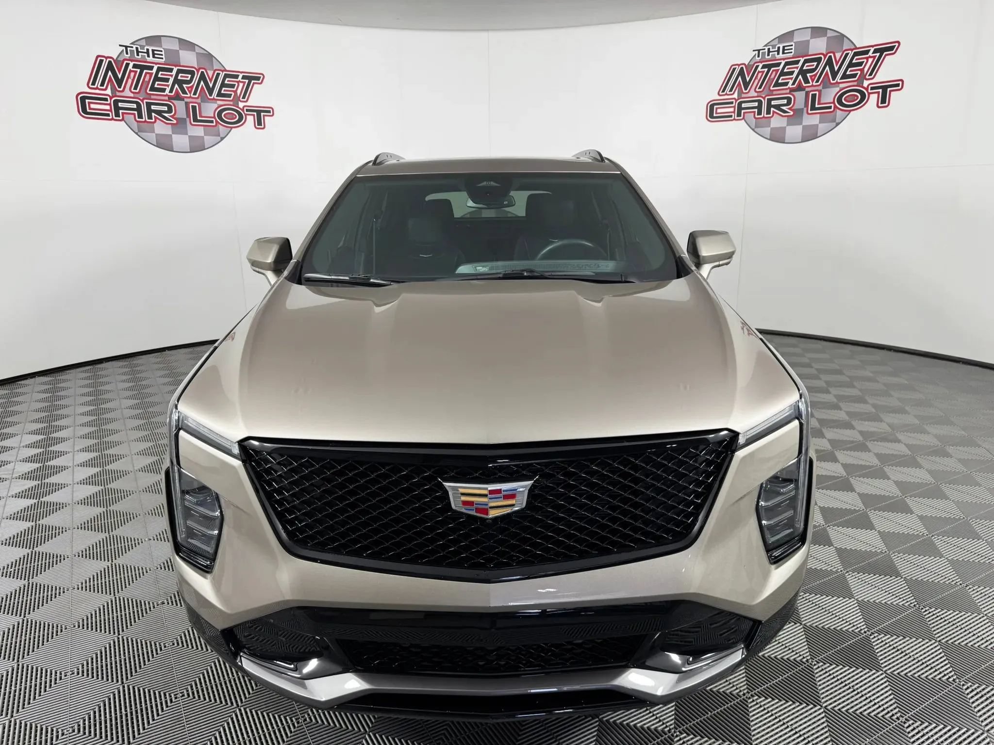 Used 2025 Cadillac XT4 Sport FWD image 2