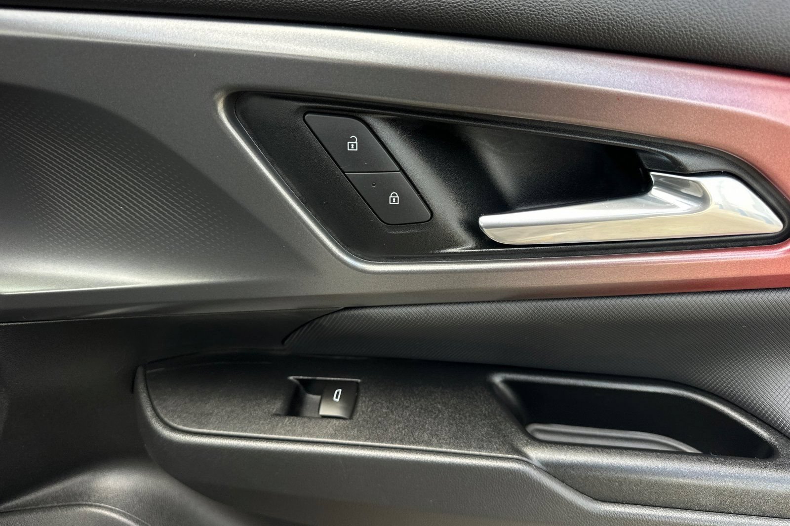 Used 2024 Chevrolet Equinox EV RS FWD image 22