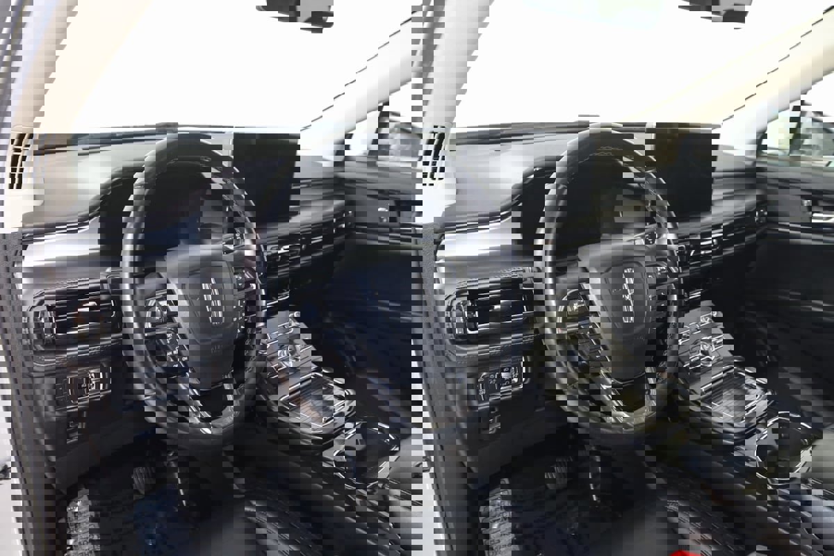 Used 2021 Lincoln Nautilus FWD w/ Equipment Group 101A image 23