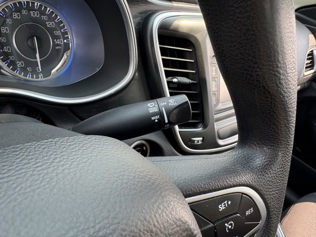 Used 2015 Chrysler 200 Limited image 17