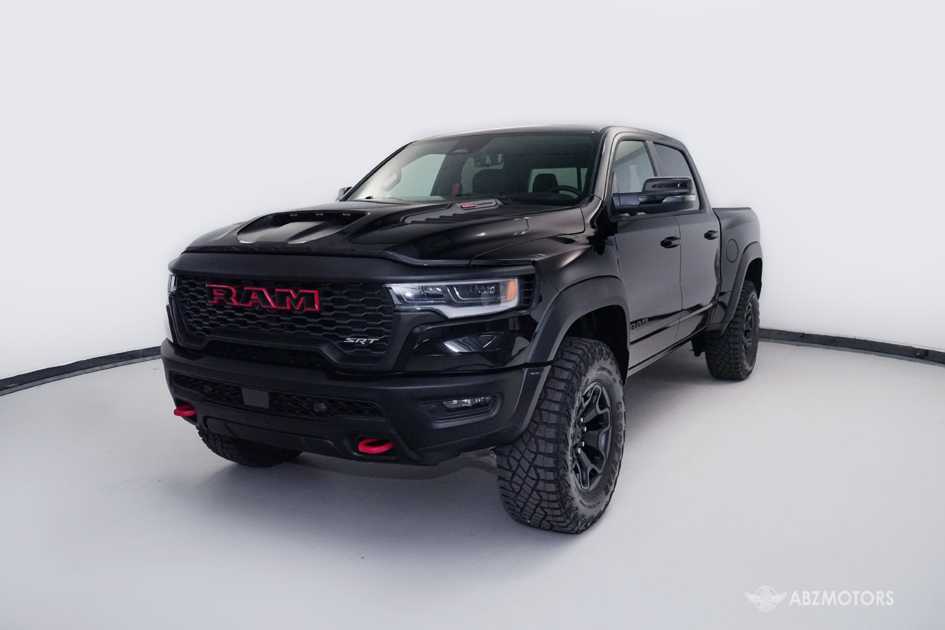 Used 2027 RAM 1500 4x4 Crew Cab image 2