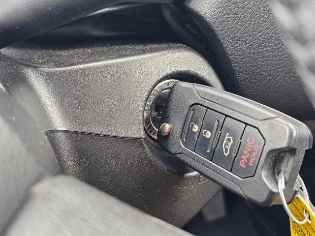 Used 2015 Jeep Renegade Latitude AWD/4WD image 40