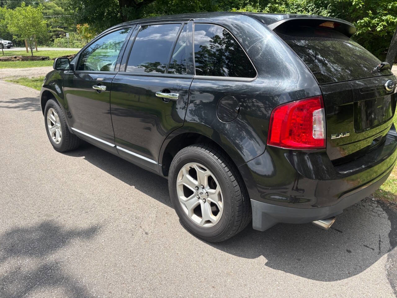 Used 2011 Ford Edge SEL w/ 202A Rapid Spec Order Code AWD/4WD image 6