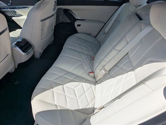 New 2026 BMW 760i xDrive image 15