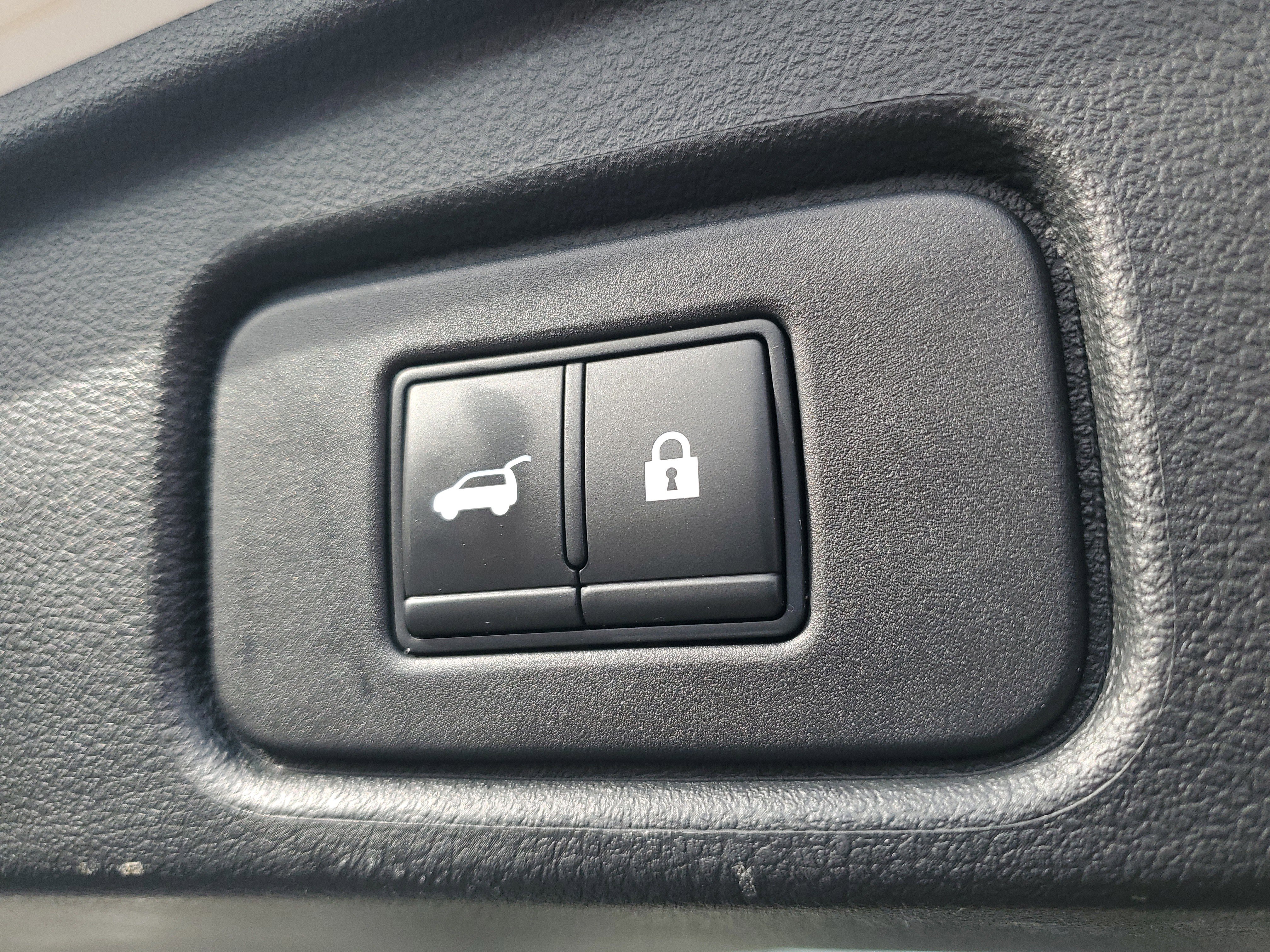 Certified 2022 Nissan Pathfinder SV w/ SV Premium Package image 7