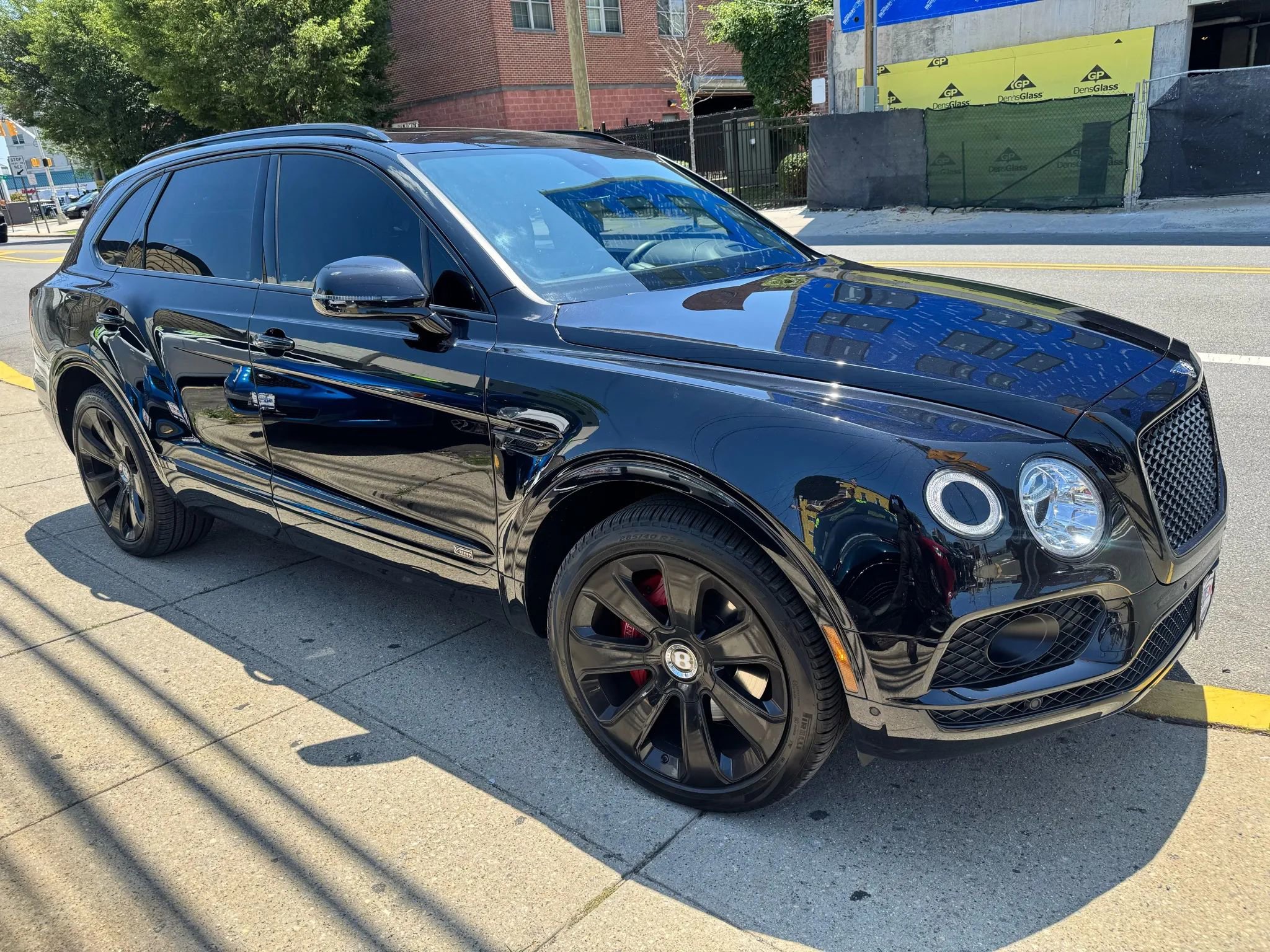 Used 2020 Bentley Bentayga Design Series image 10