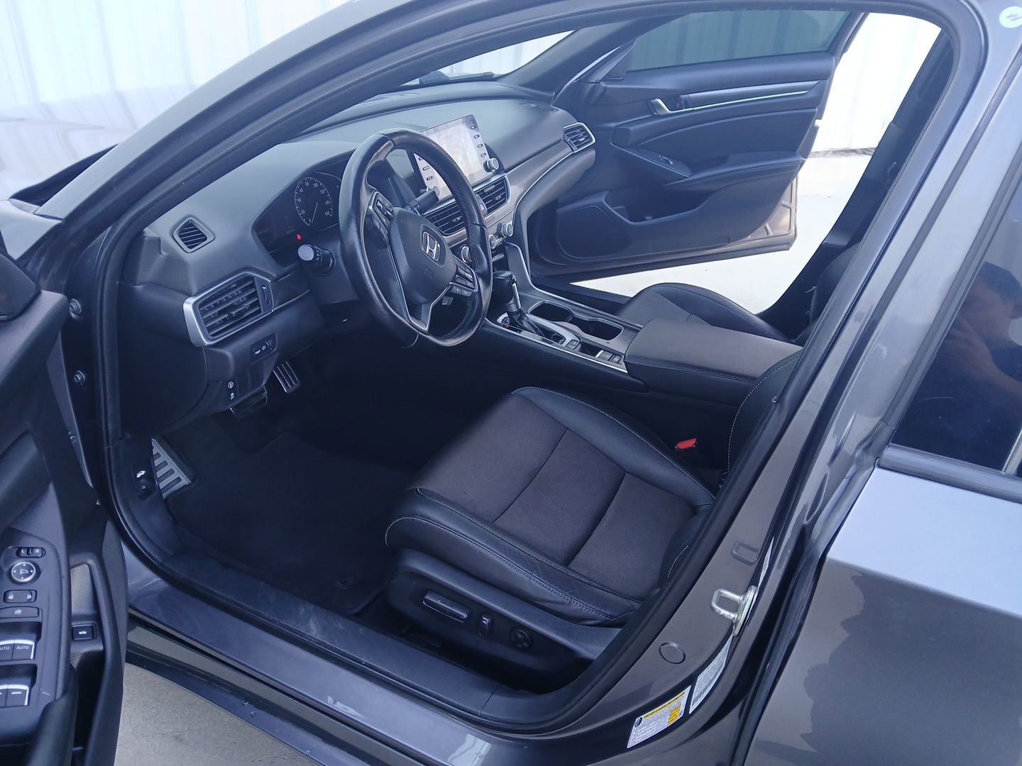 Used 2020 Honda Accord Sport image 9