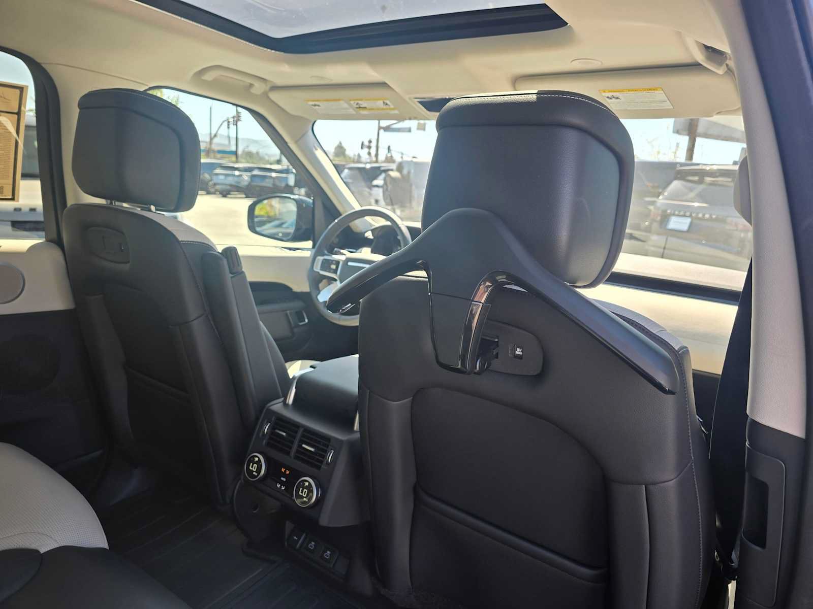 Used 2025 Land Rover Discovery S AWD/4WD image 13