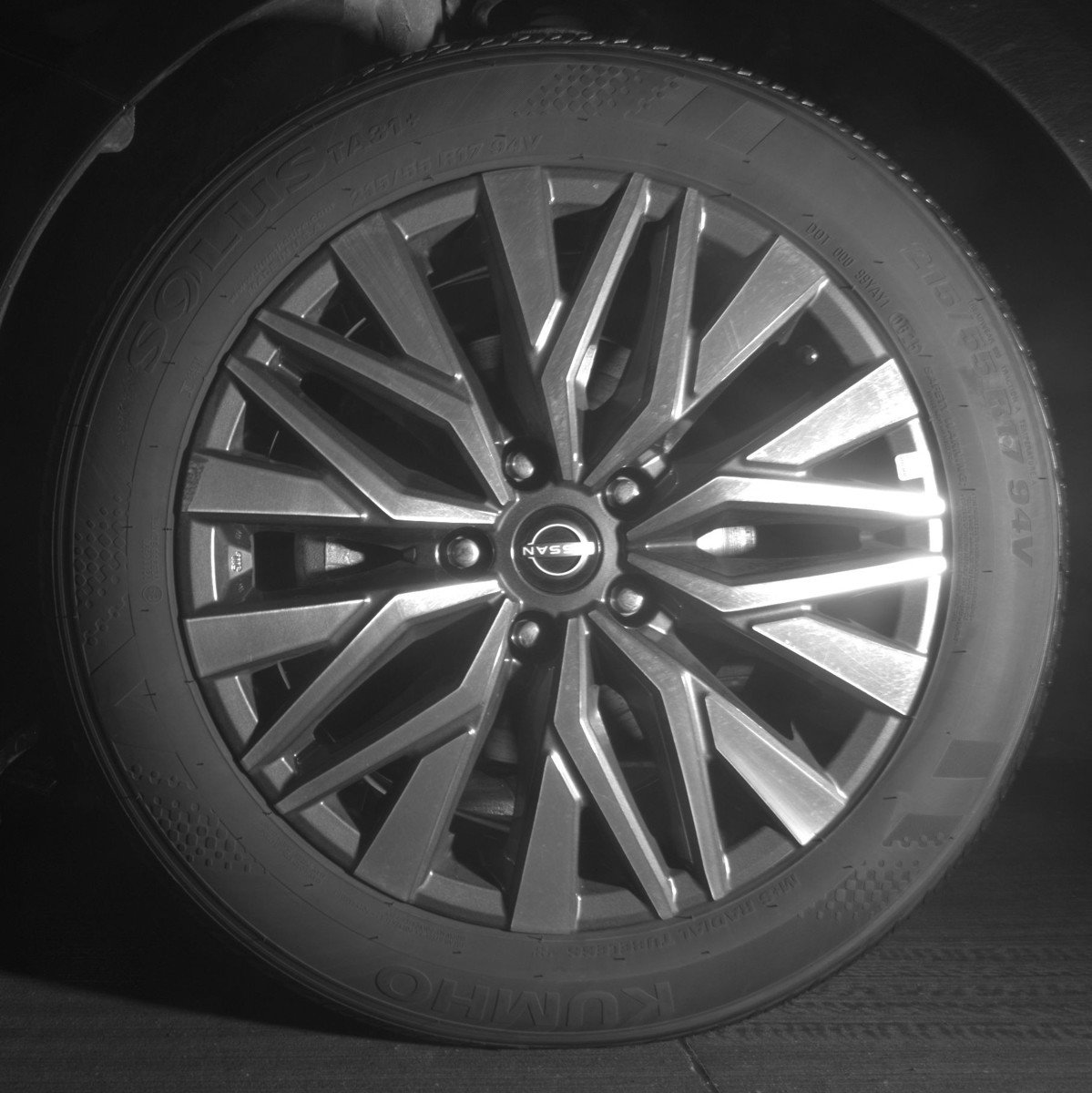 Used 2025 Nissan Altima 2.5 SV FWD image 12