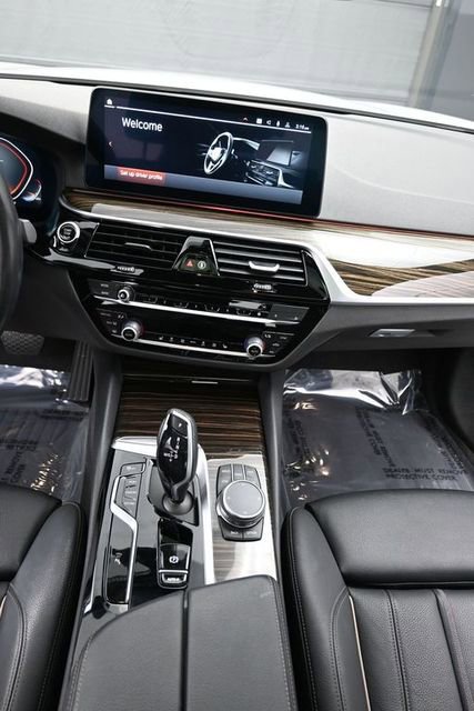Used 2023 BMW 530i w/ Convenience Package image 16