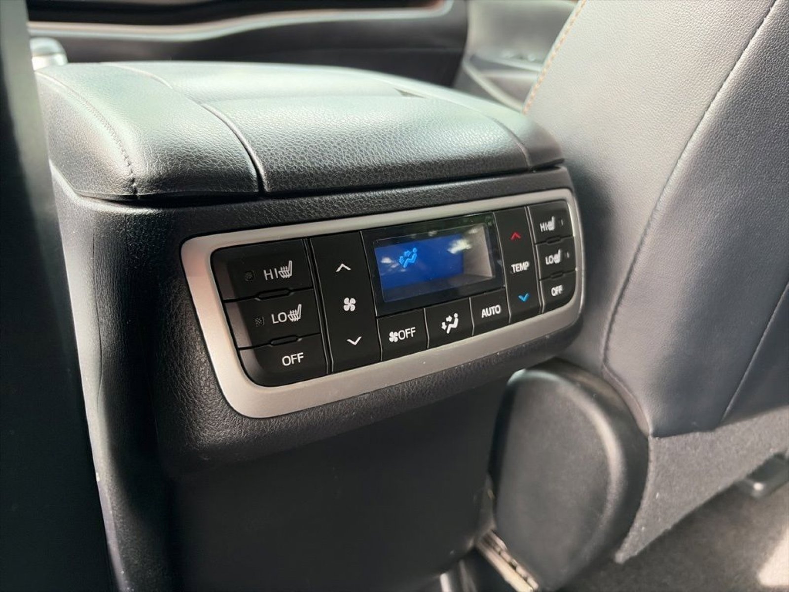 Used 2016 Toyota Highlander Limited Platinum AWD/4WD image 25