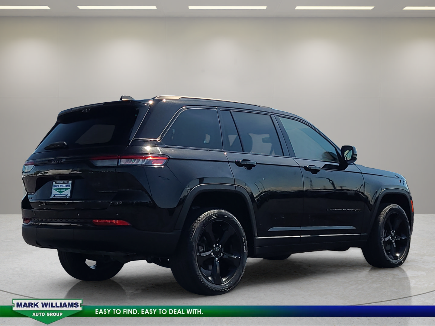 Used 2023 Jeep Grand Cherokee Limited w/ Luxury Tech Group II AWD/4WD image 4
