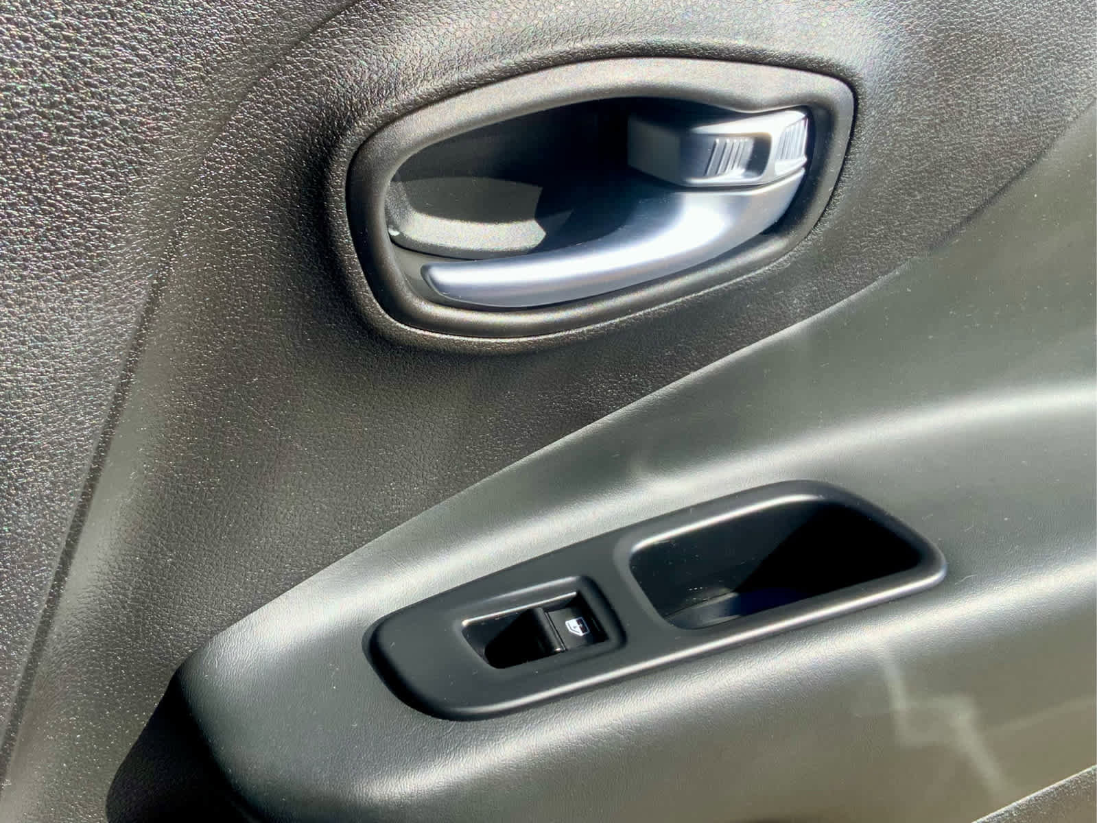 Used 2019 Jeep Renegade Altitude w/ UConnect 8.4 Nav Group image 51