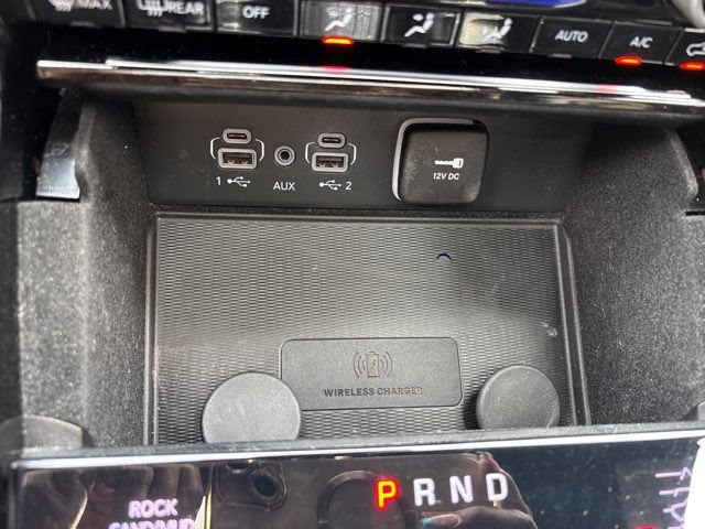 Used 2022 Jeep Grand Cherokee L Overland w/ Luxury Tech Group IV AWD/4WD image 45