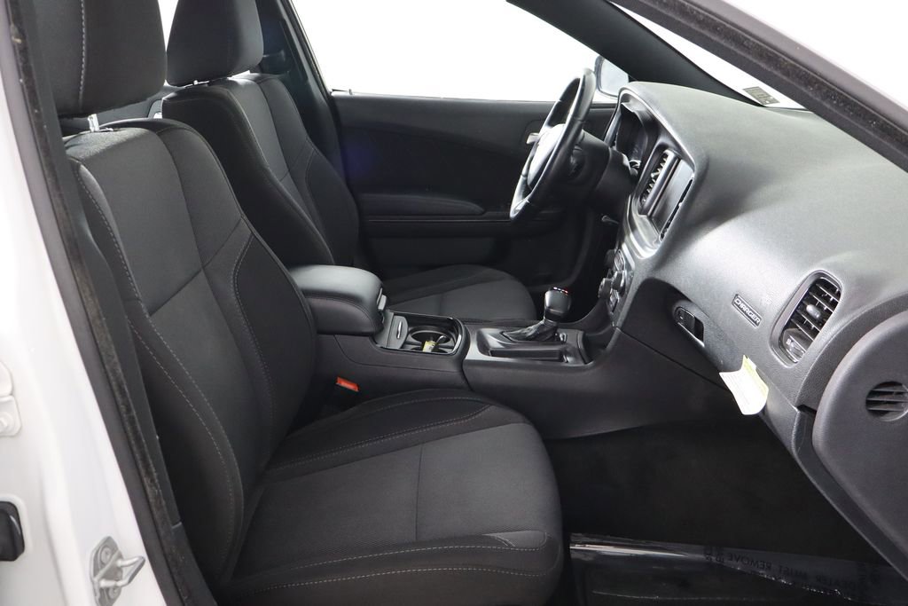 Used 2016 Dodge Charger SXT w/ Blacktop Package RWD image 11