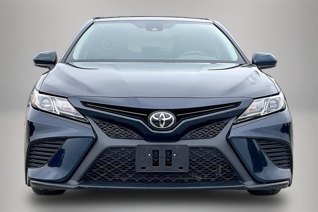 Used 2020 Toyota Camry SE FWD image 3