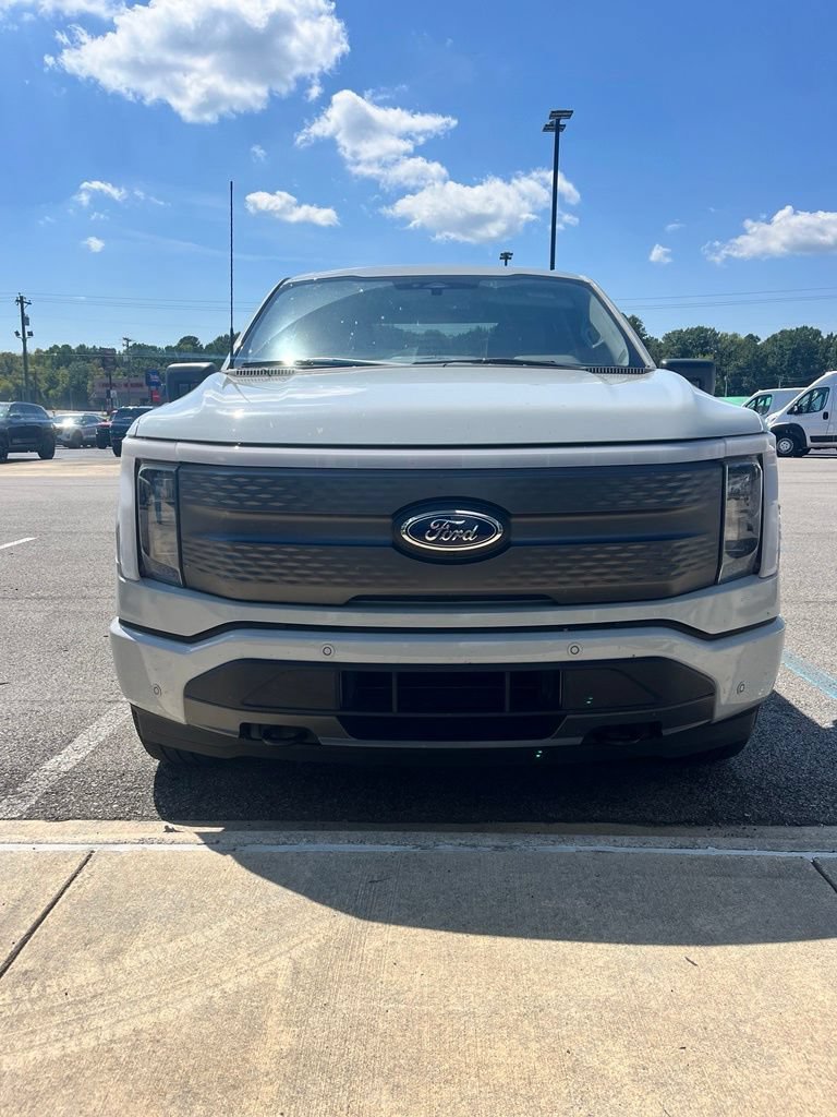 Used 2023 Ford F150 Lightning XLT AWD/4WD image 23