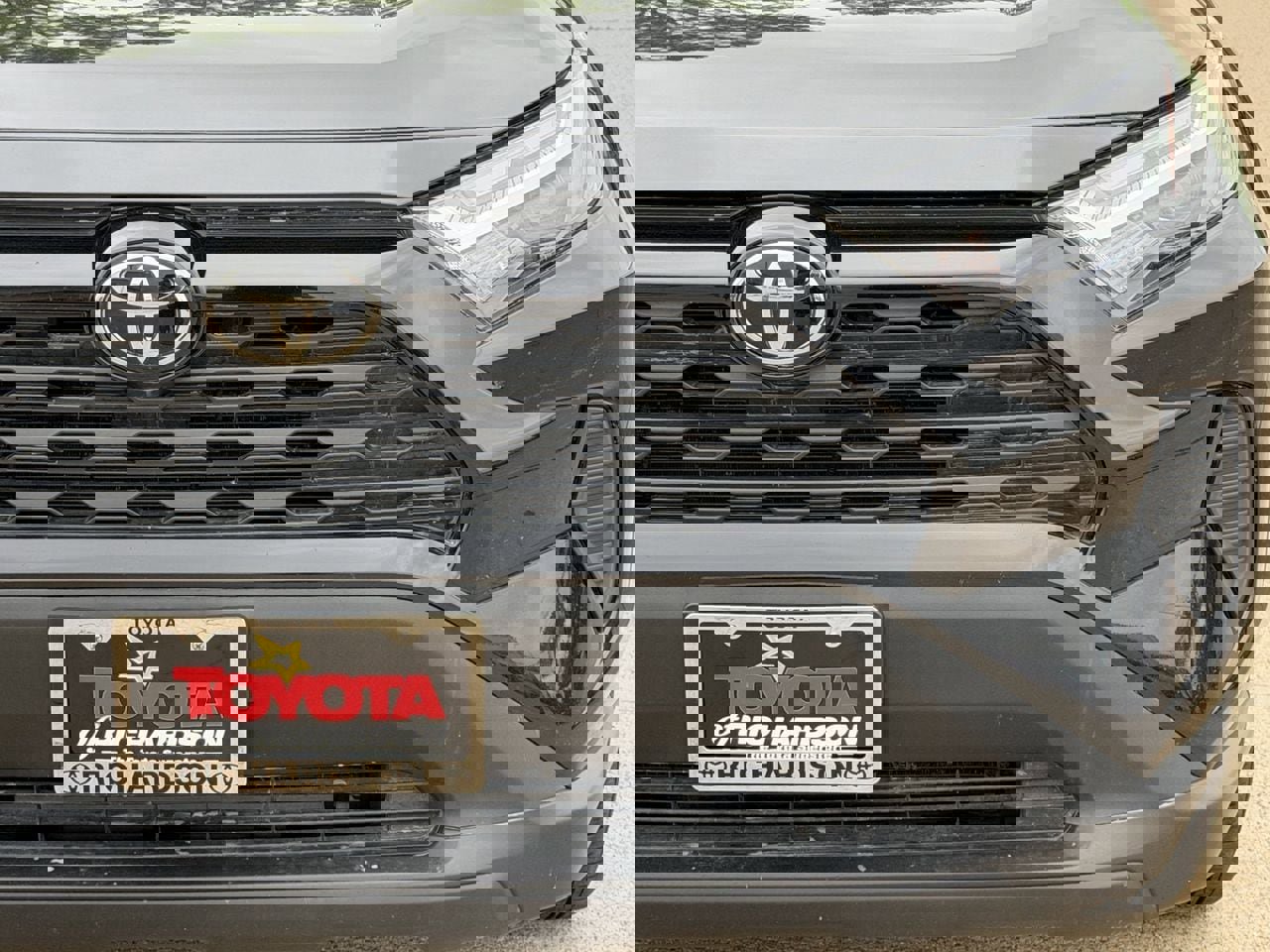 Used 2024 Toyota RAV4 LE image 9