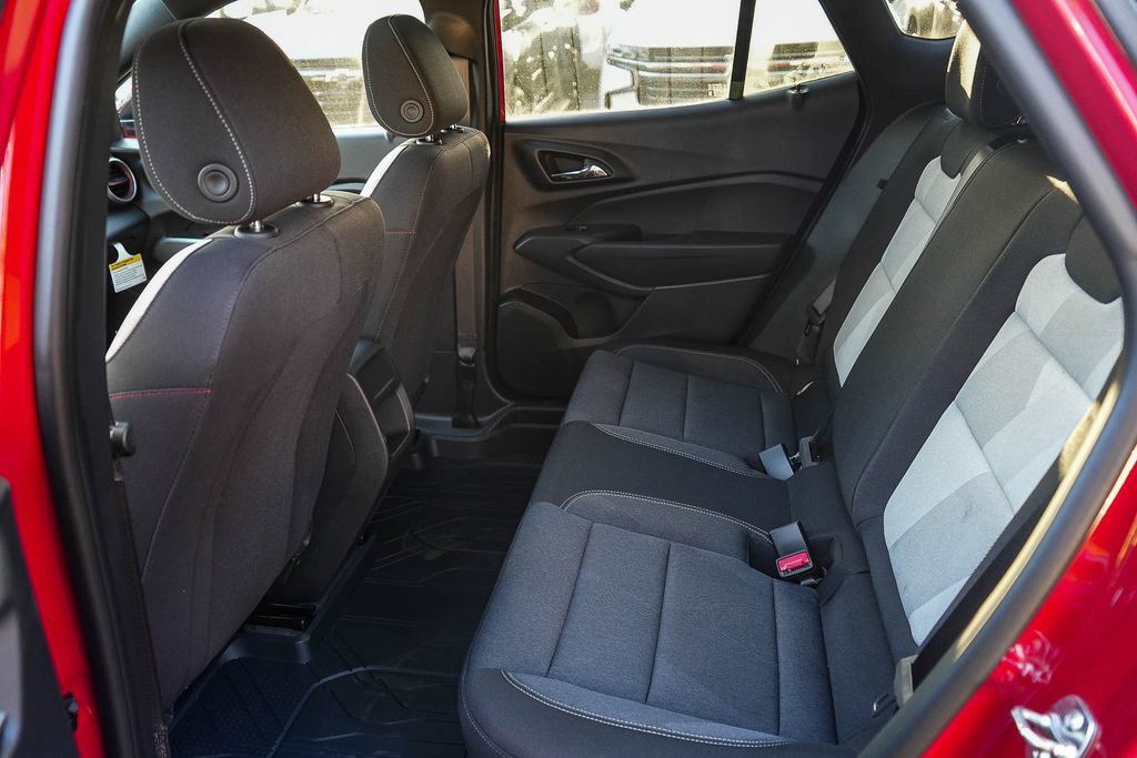 New 2026 Chevrolet Trax RS w/ Sunroof Package FWD image 18