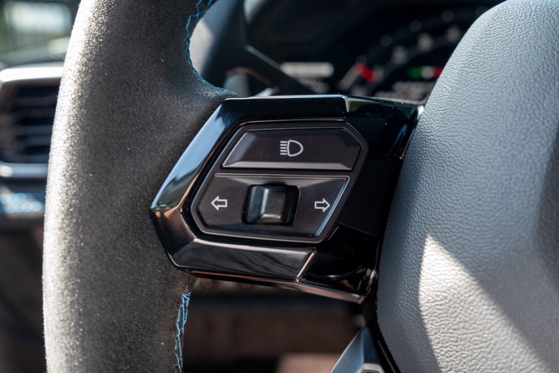 Used 2021 Lamborghini Huracan STO RWD image 21