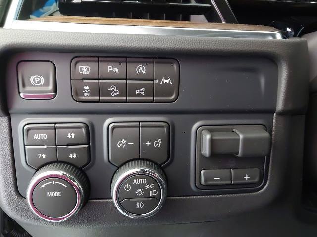 New 2026 Chevrolet Suburban High Country w/ Sun And Tow Package AWD/4WD image 24