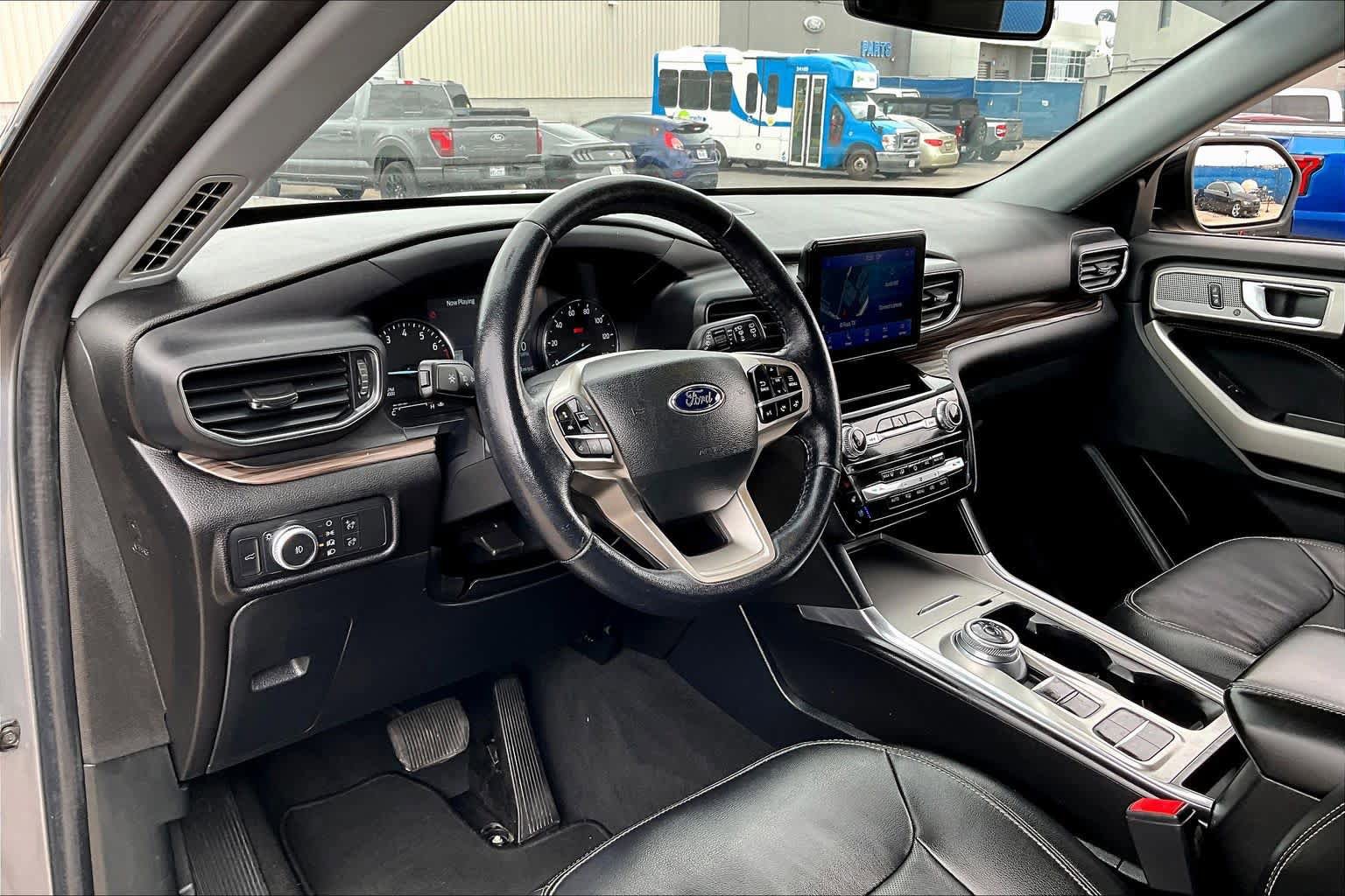 Used 2022 Ford Explorer Limited RWD image 17