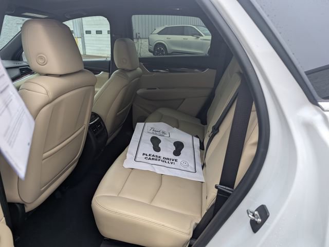 Used 2017 Cadillac XT5 Premium Luxury w/ Driver Assist Package image 10