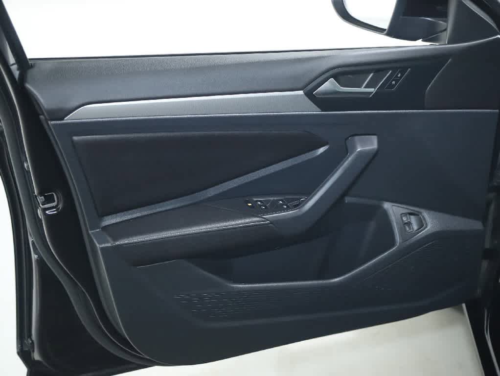 Certified 2023 Volkswagen Jetta Sport image 15