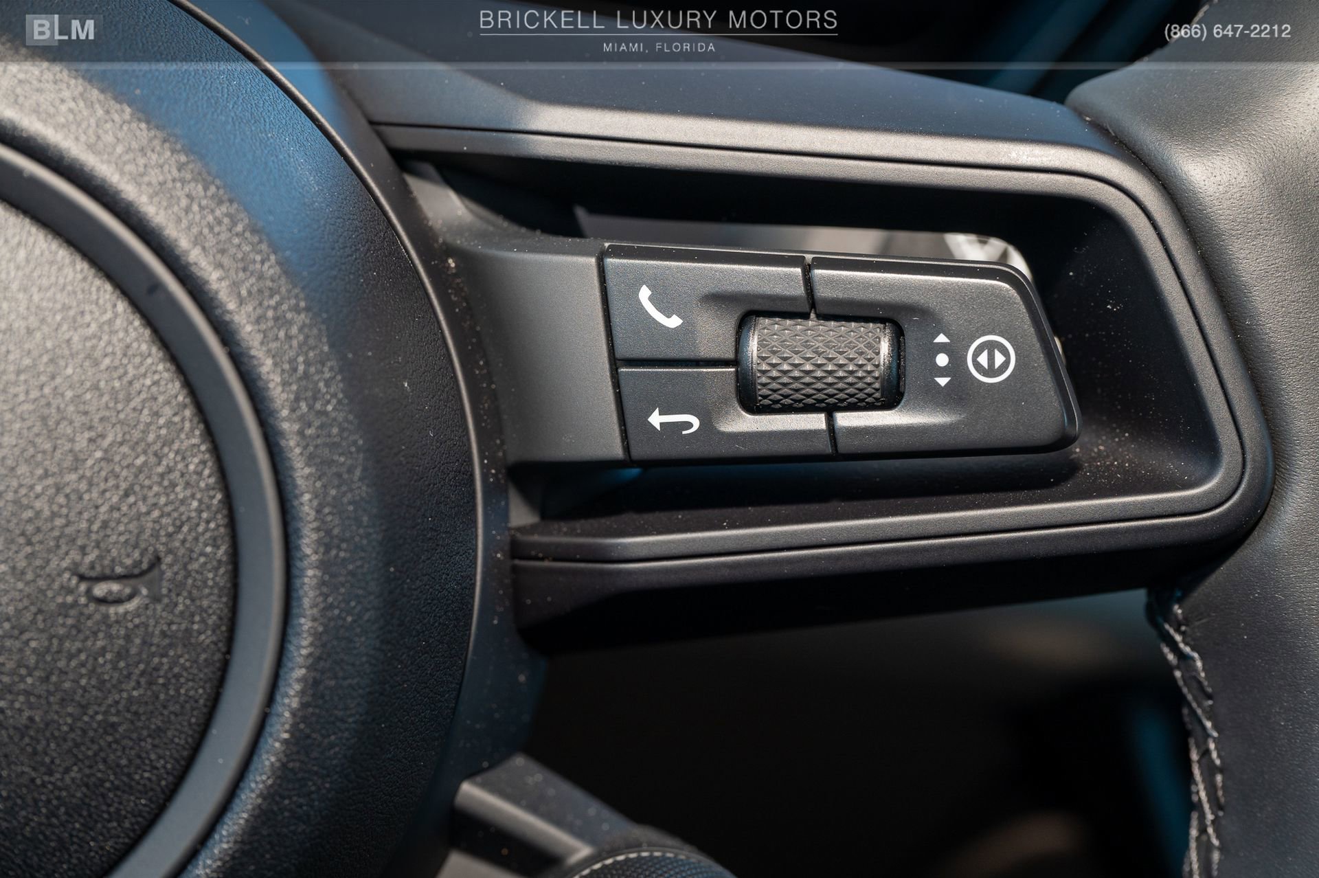 Used 2025 Porsche Macan 4 Electric image 32