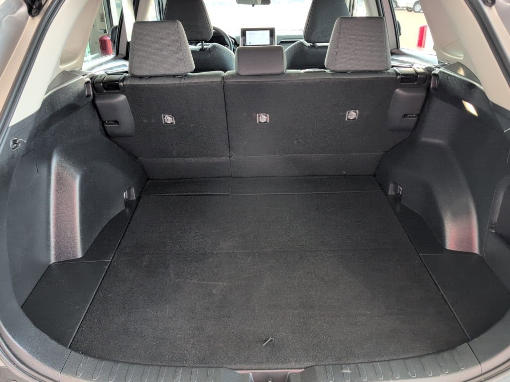 Used 2025 Toyota RAV4 XLE image 12