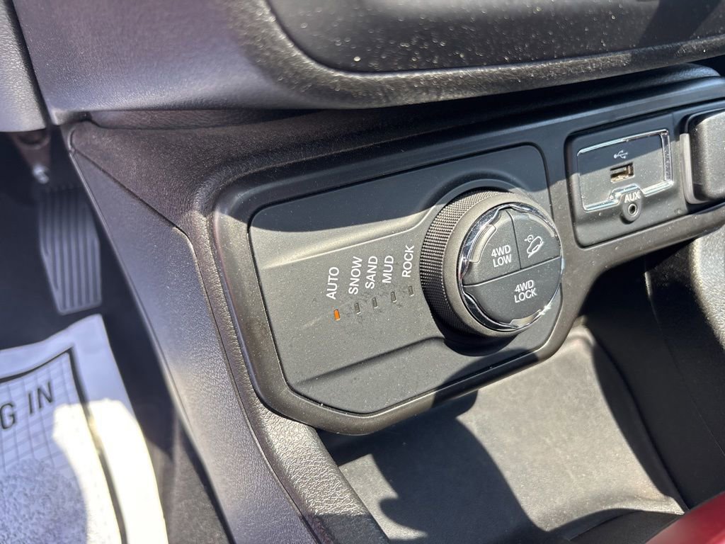 Used 2021 Jeep Renegade Trailhawk w/ Sun & Sound Group AWD/4WD image 35