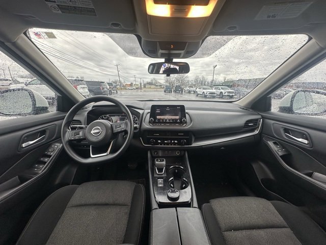 Used 2024 Nissan Rogue SV image 40
