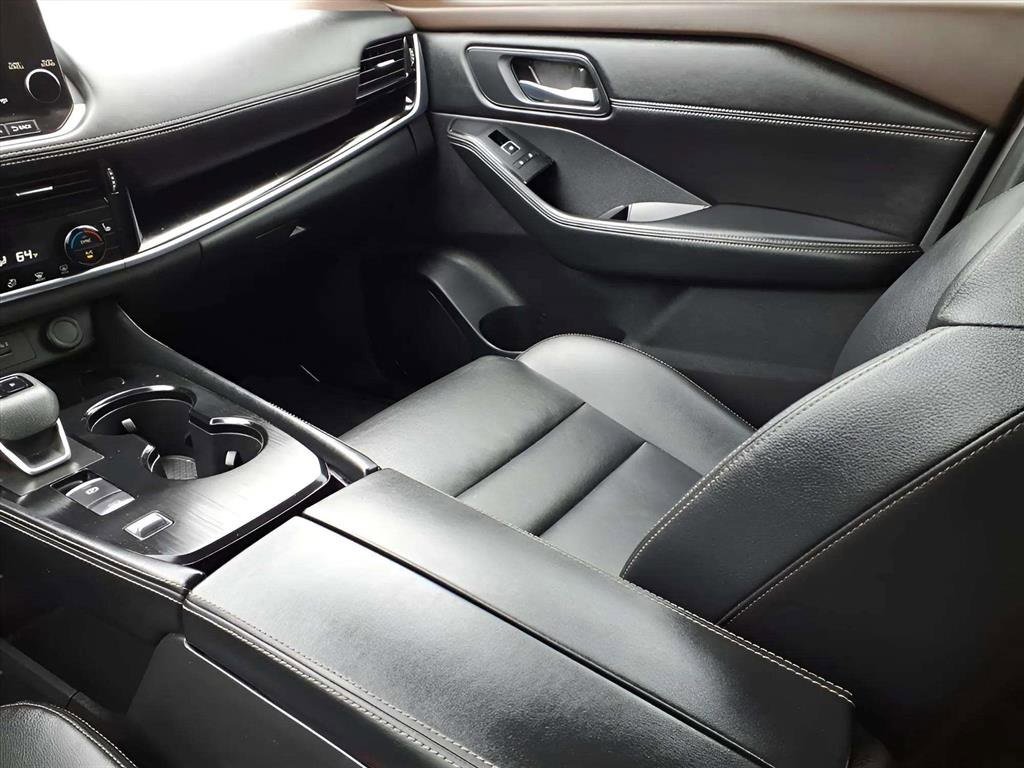 Used 2023 Nissan Rogue SL w/ SL Premium Package image 12