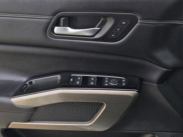 Used 2023 Nissan Pathfinder Platinum FWD image 20