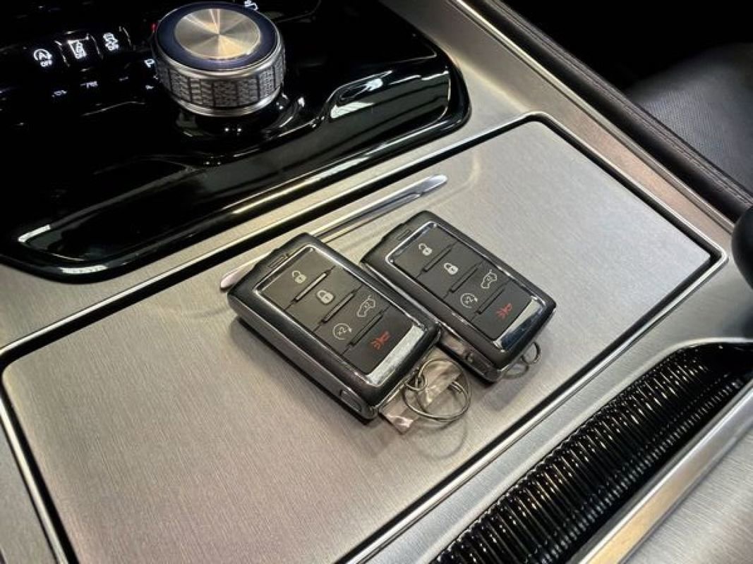 Used 2023 Jeep Wagoneer Series II RWD image 57