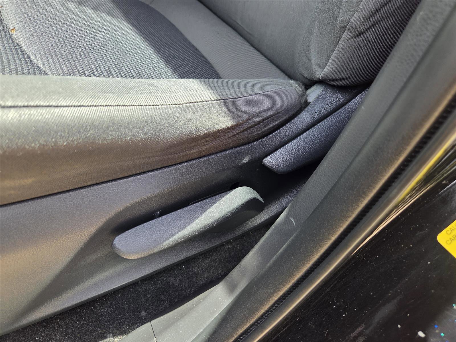 Used 2019 Toyota RAV4 LE image 12