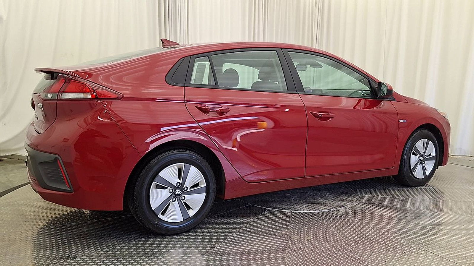 Used 2020 Hyundai Ioniq Blue FWD image 4