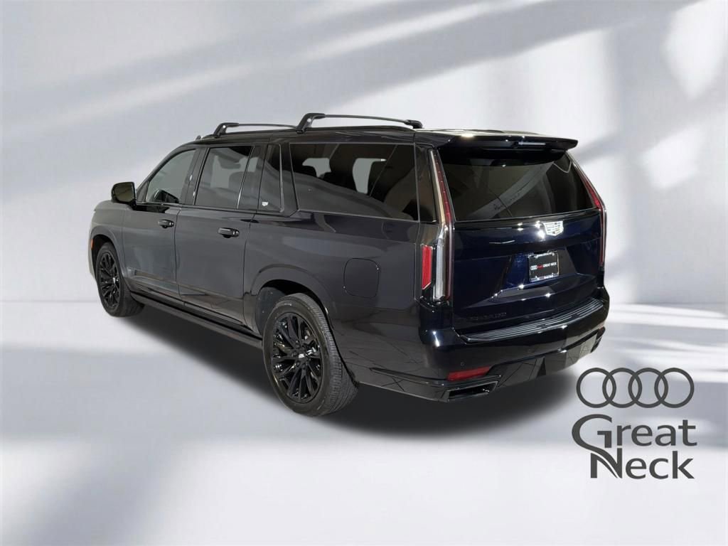 Used 2024 Cadillac Escalade ESV Sport Platinum w/ LPO, ONYX Package AWD/4WD image 8
