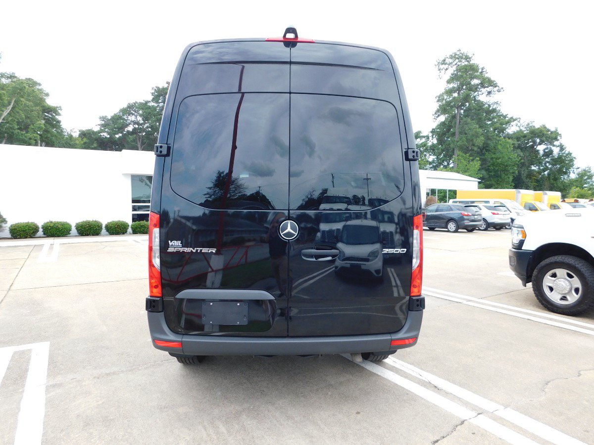 Used 2025 Mercedes-Benz Sprinter 2500 image 3