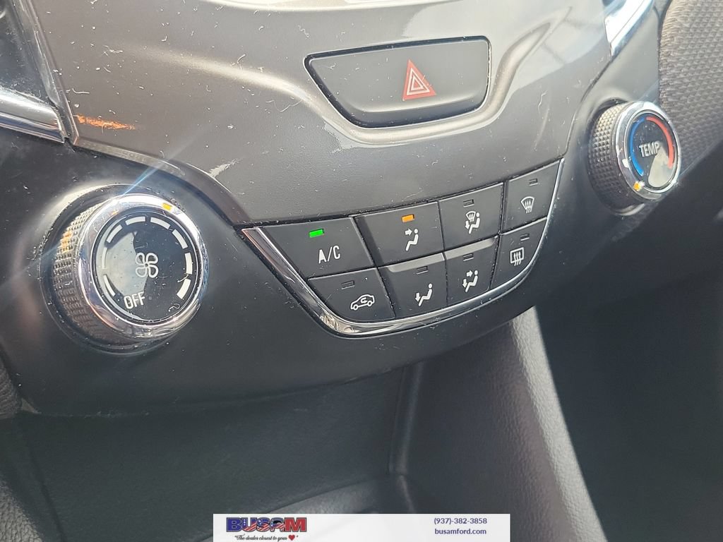 Used 2017 Chevrolet Cruze LT FWD image 21