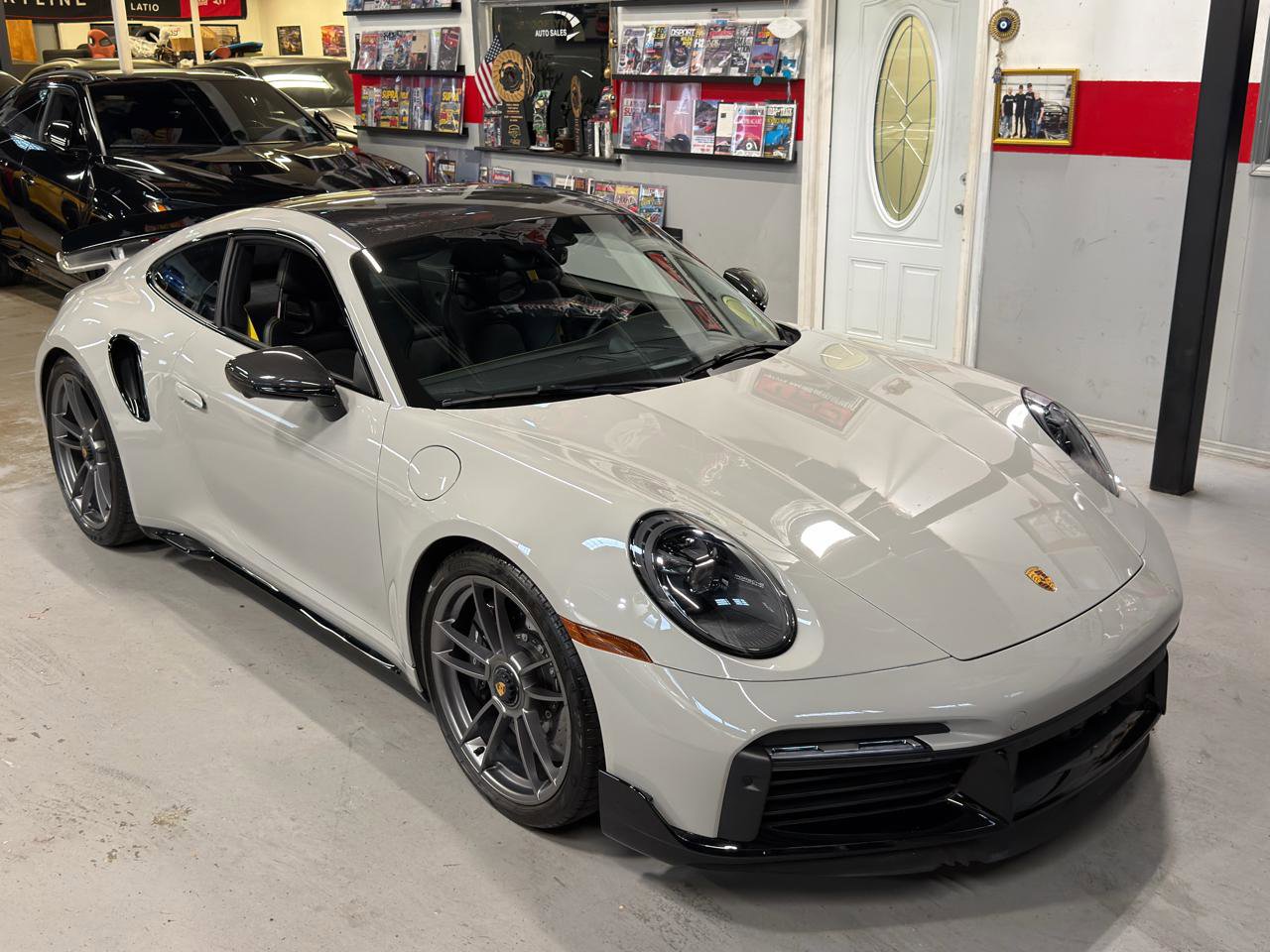 Used 2022 Porsche 911 Turbo S AWD/4WD image 3