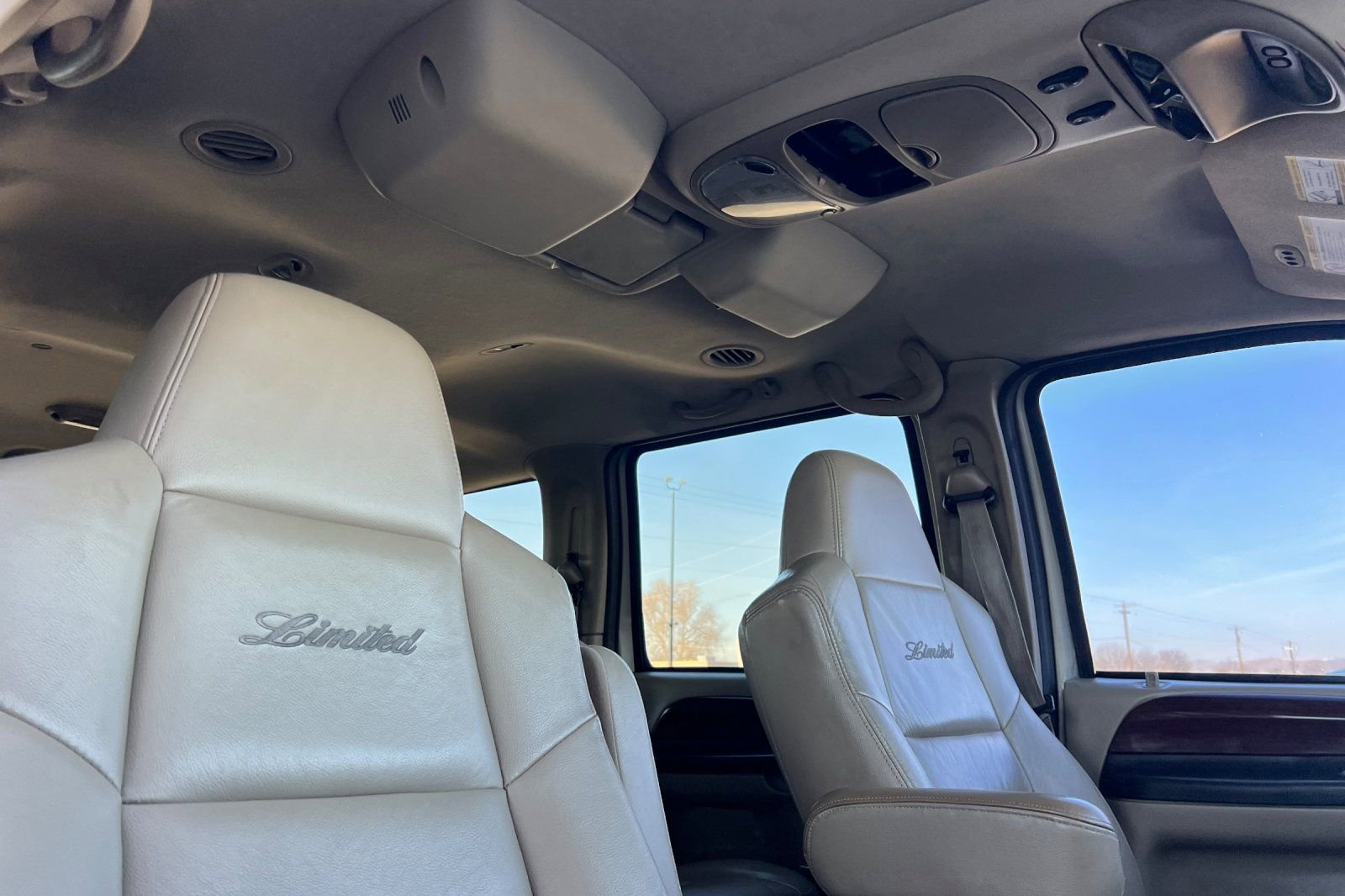 Used 2005 Ford Excursion Limited AWD/4WD image 19