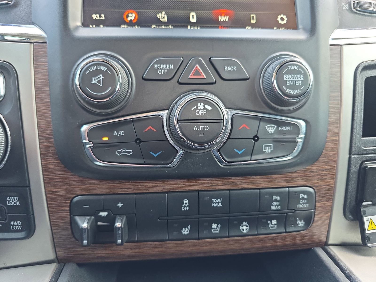 Used 2018 RAM 1500 Laramie w/ Convenience Group image 24