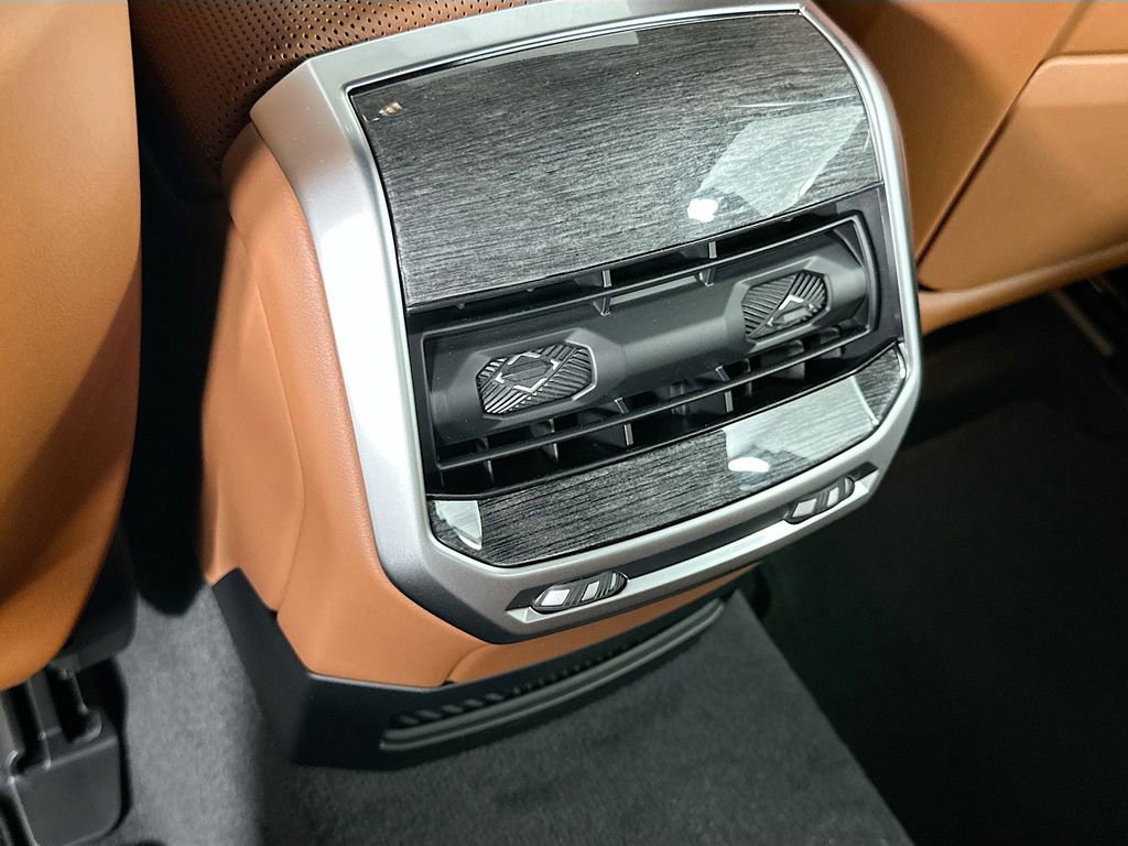 New 2026 BMW 760i xDrive w/ Executive Package image 18
