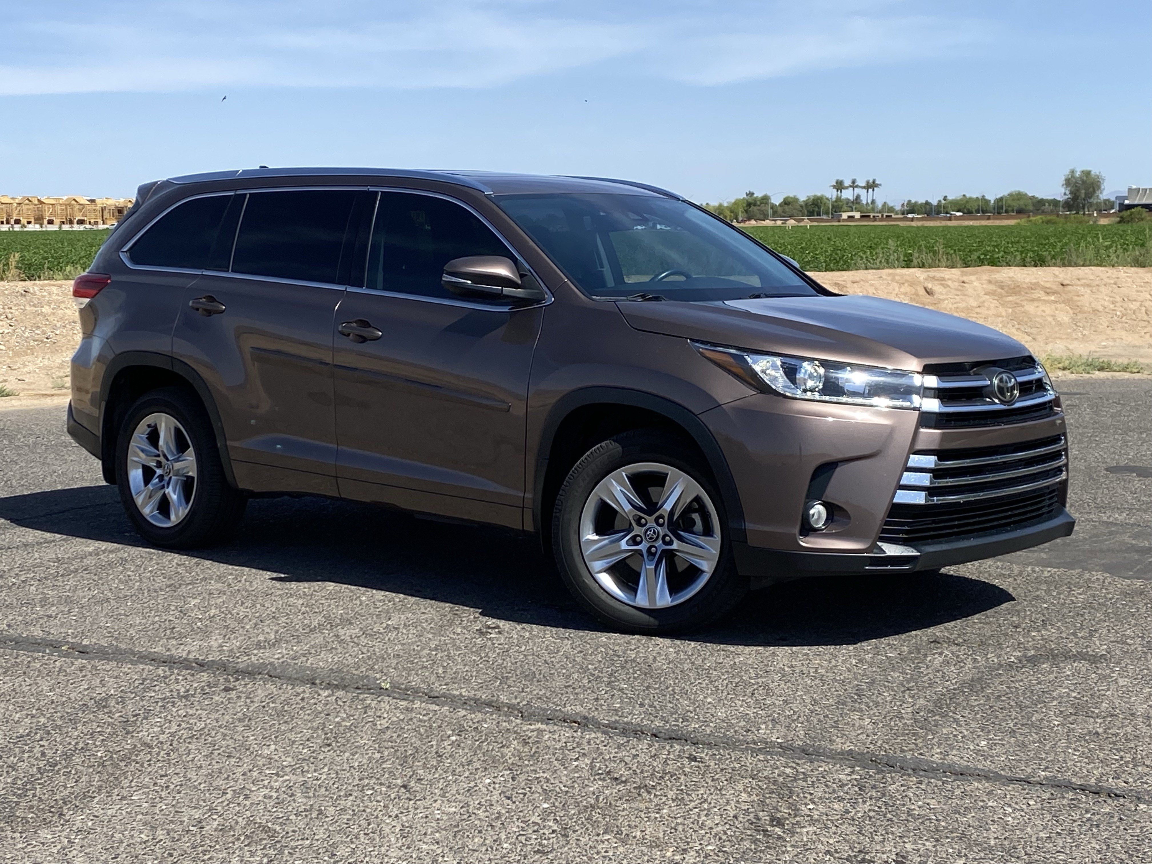 Certified 2017 Toyota Highlander Limited w/ Carpet Mat Package AWD/4WD image 34